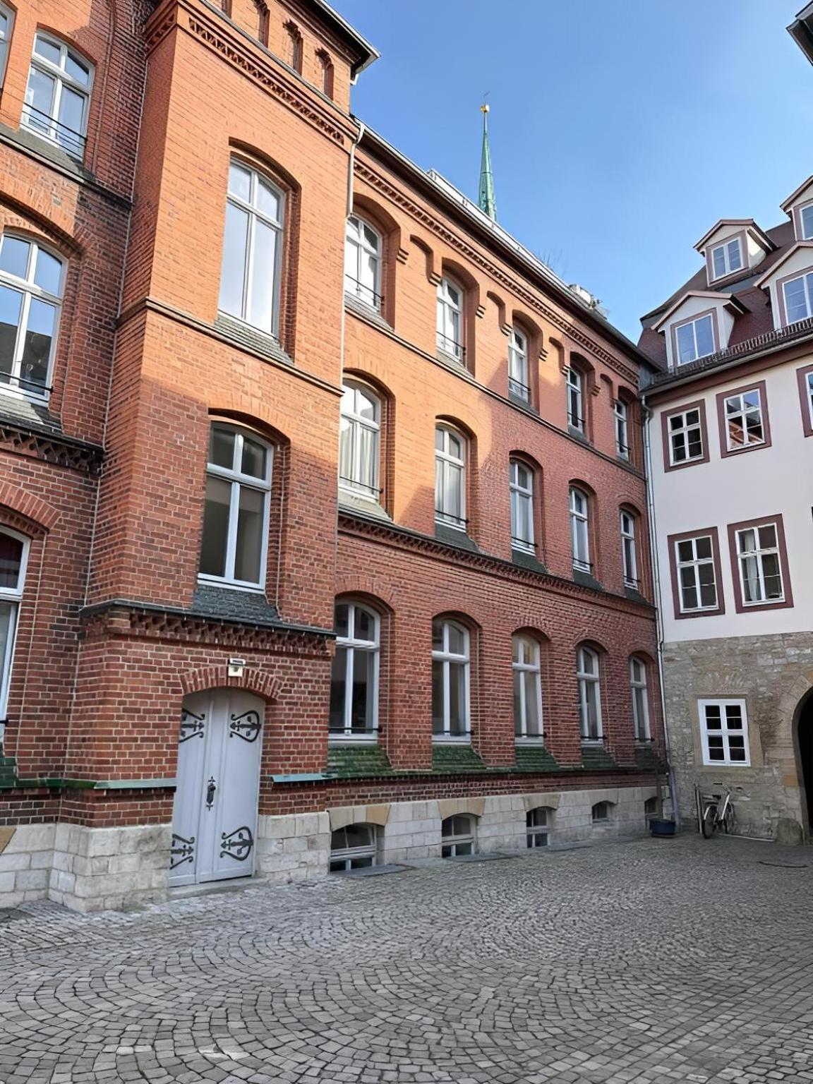 Raha Apartments - Historischer Charme Direkt Am Domplatz エアフルト エクステリア 写真